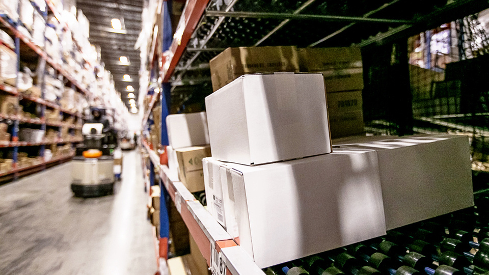 Case Picking | UNEX Manufacturing